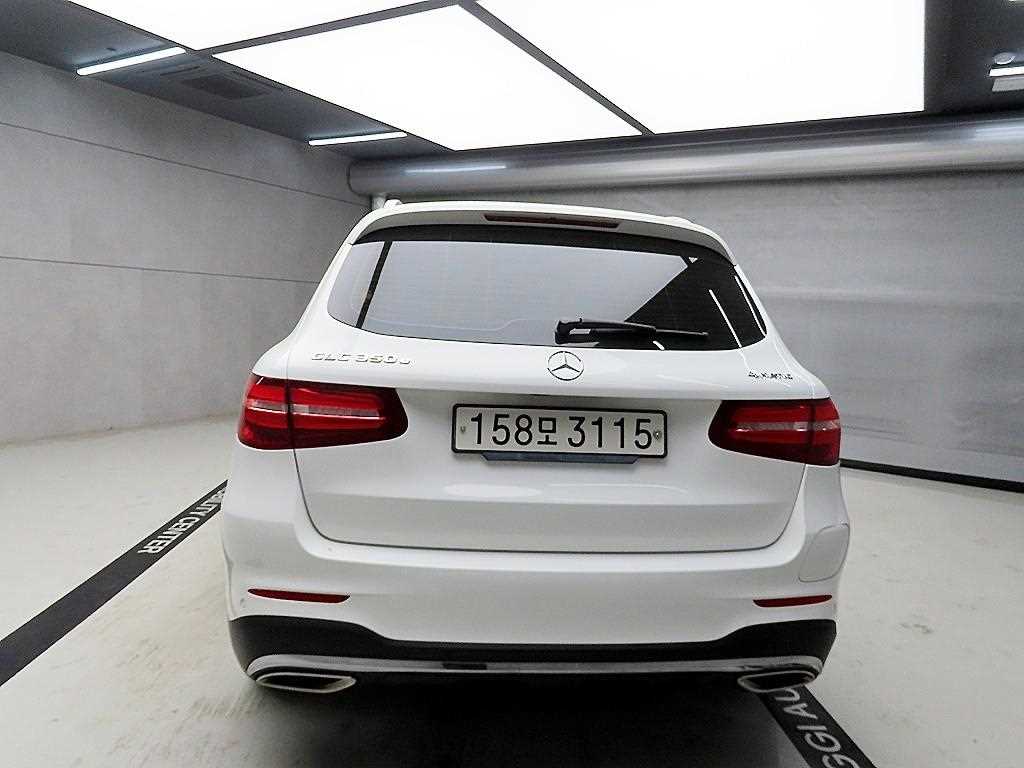 Mercedes Benz GLC Class - Vista 3