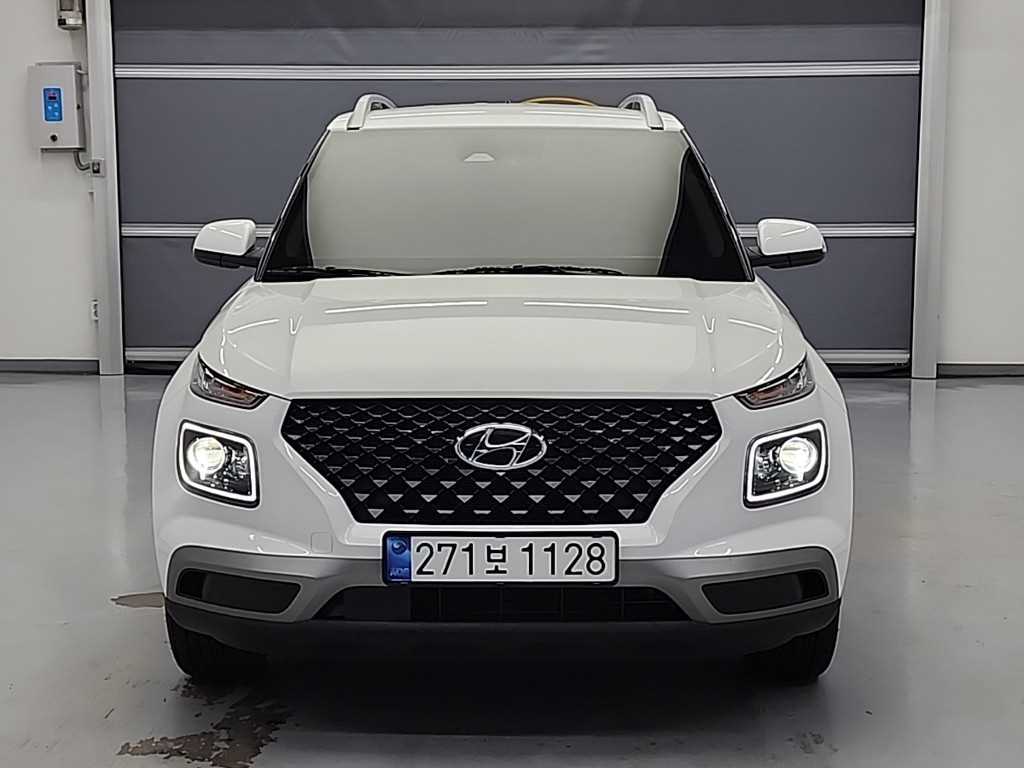 HYUNDAI Venue - Vista 2