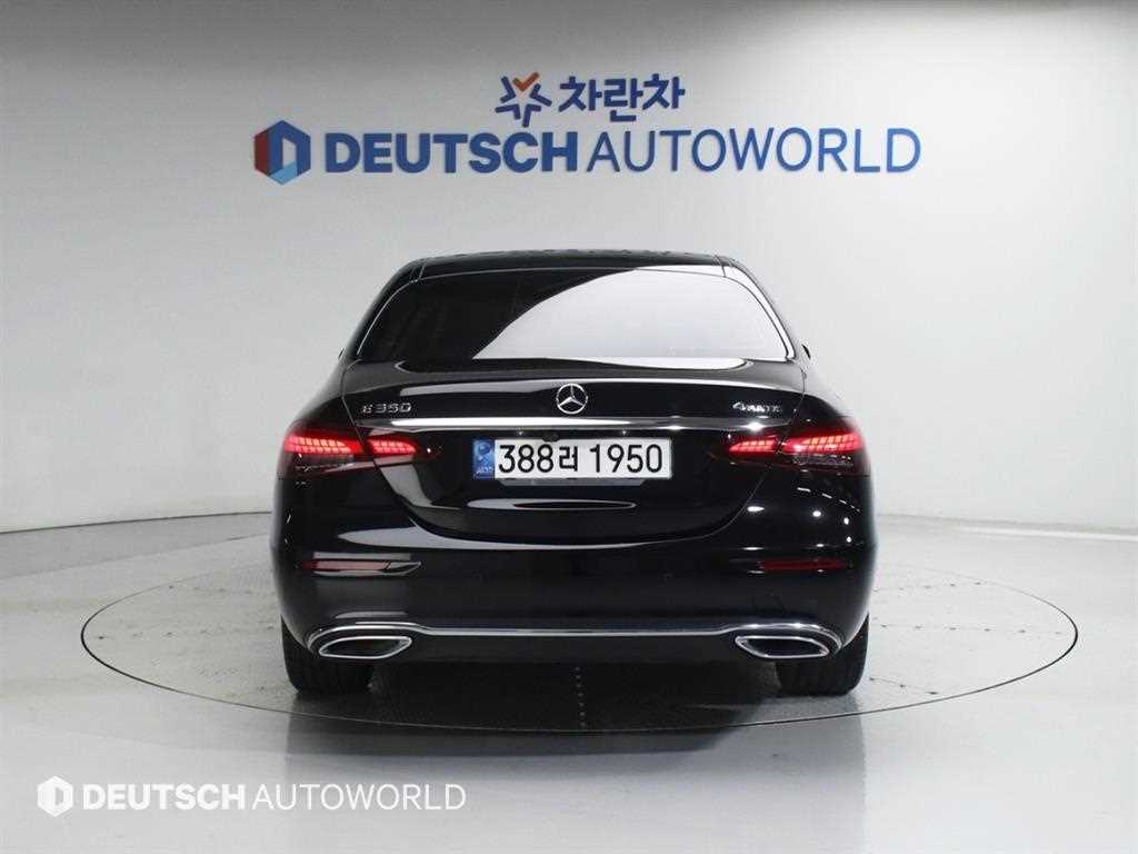 Mercedes Benz E class - Vista 4
