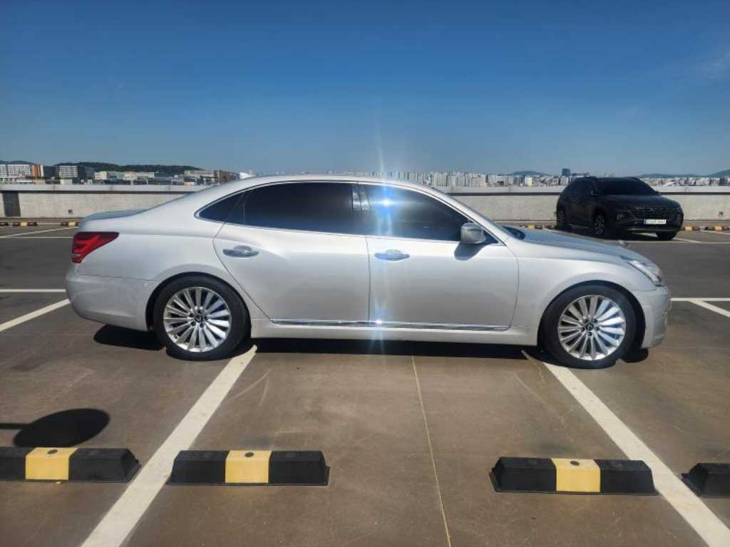 HYUNDAI Equus - Vista 4