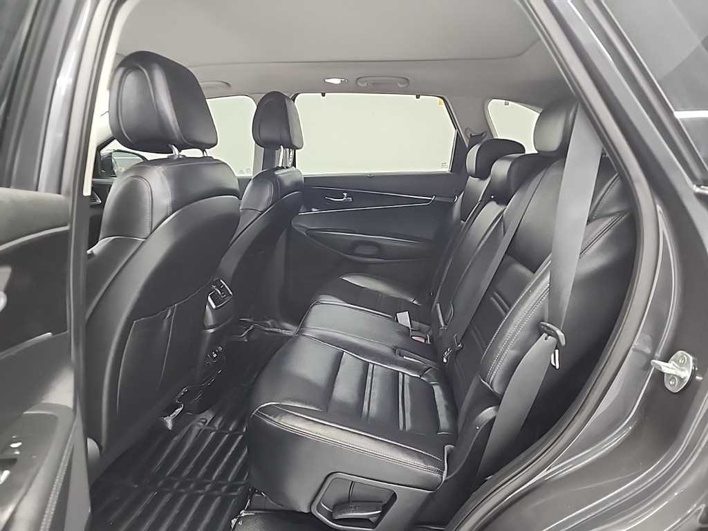 KIA Sorento - Vista 12