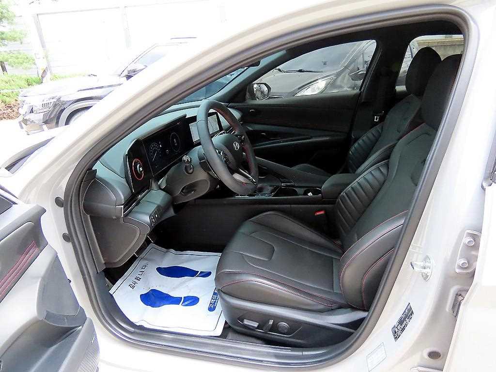HYUNDAI Avante - Vista 5