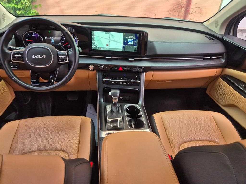 KIA Carnival - Vista 8