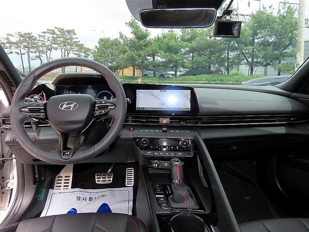 HYUNDAI Avante - Vista 7