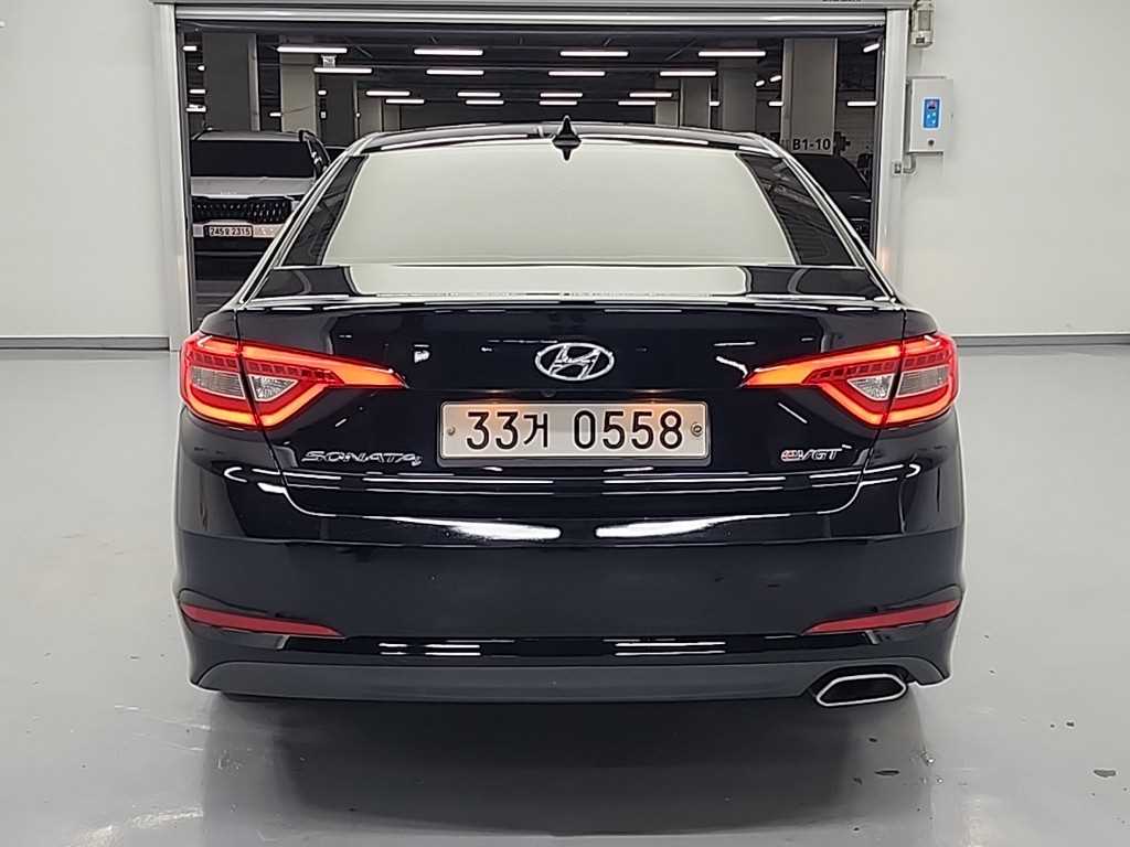 HYUNDAI Sonata - Vista 3