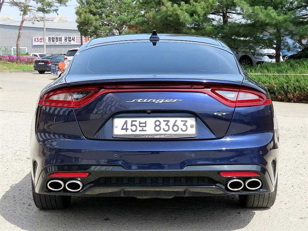 KIA Stinger - Vista 4