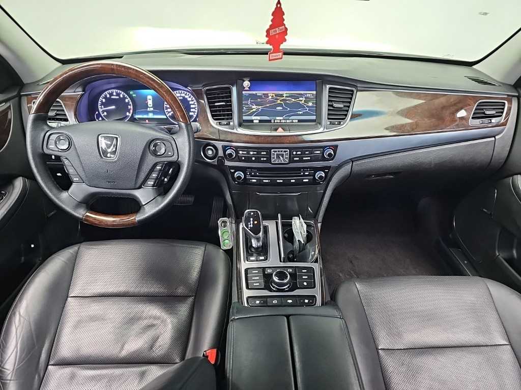 HYUNDAI Equus - Vista 7