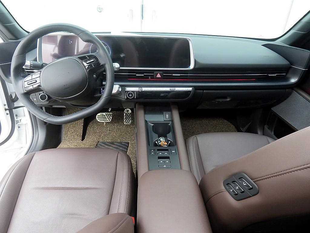 HYUNDAI Ioniq 6 - Vista 8