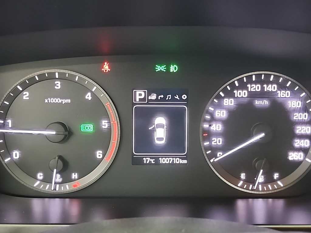 HYUNDAI Sonata - Vista 6