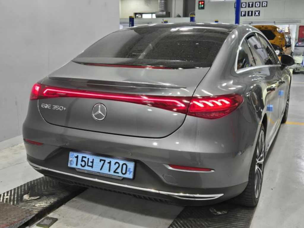 Mercedes Benz EQE - Vista 3