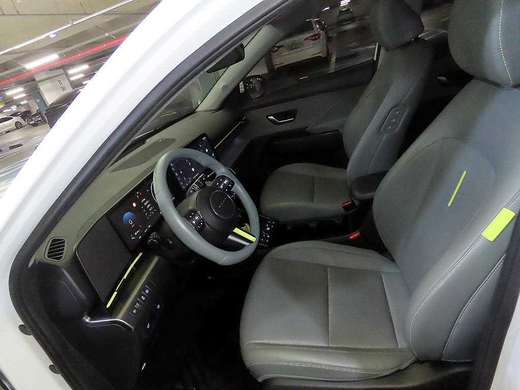 HYUNDAI Kona - Vista 6