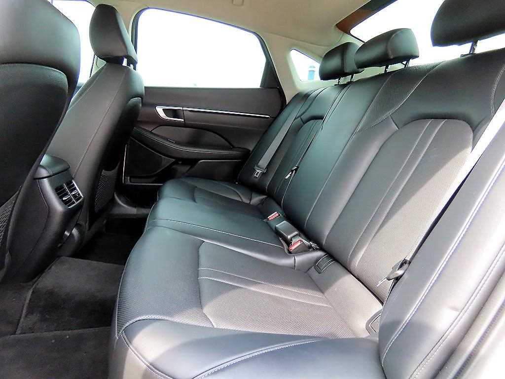HYUNDAI Sonata - Vista 6