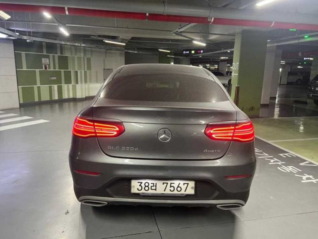 Mercedes Benz GLC Class - Vista 3
