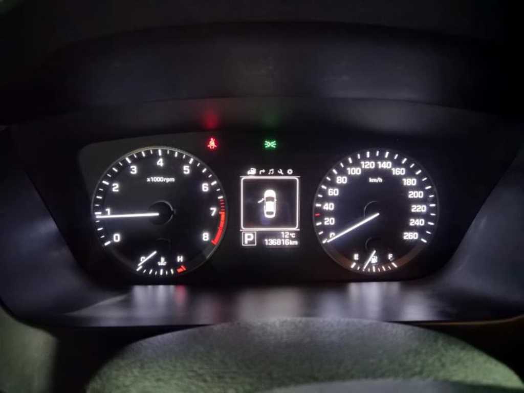 HYUNDAI Sonata - Vista 6