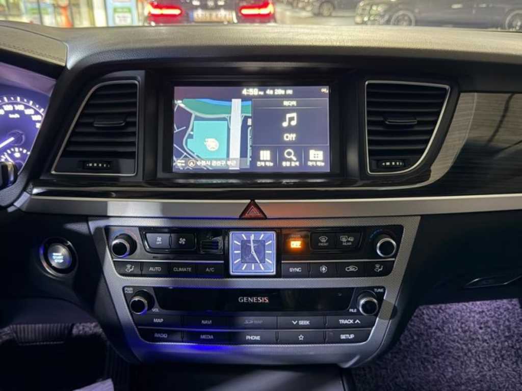 Genesis G80 - Vista 10