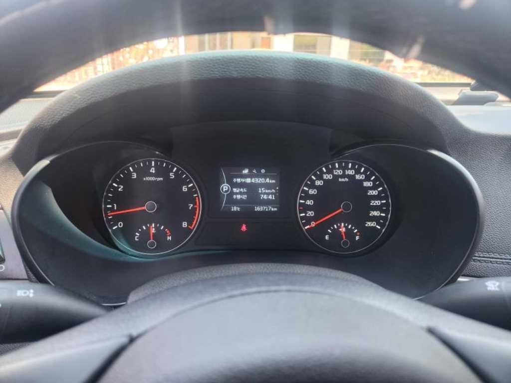 KIA K5 - Vista 7
