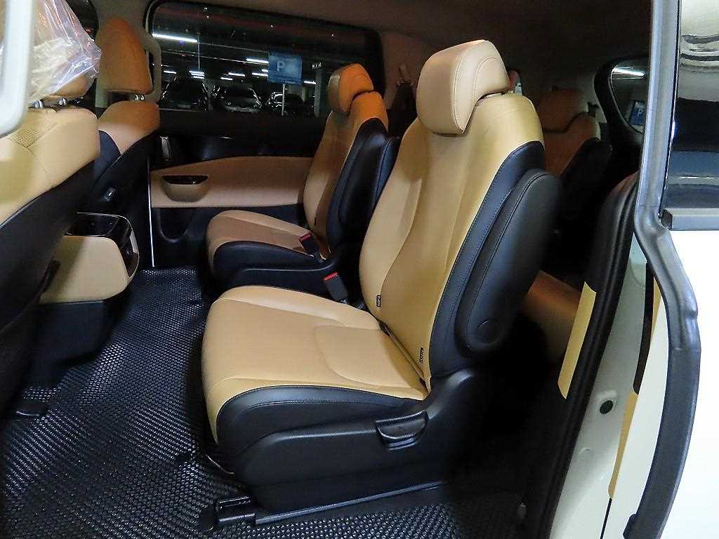 KIA Carnival - Vista 7