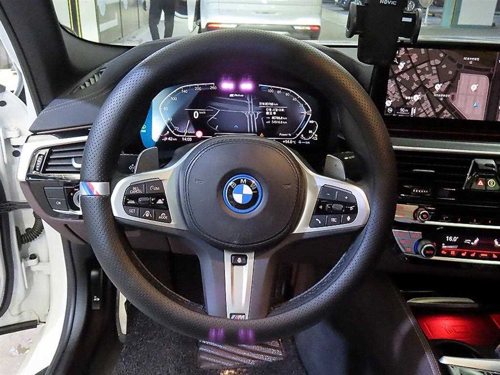 BMW 5 Series - Vista 8