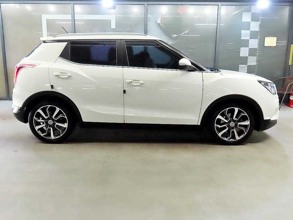 Ssangyong Tivoli - Vista 3