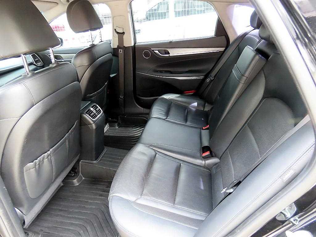HYUNDAI Grandeur - Vista 6