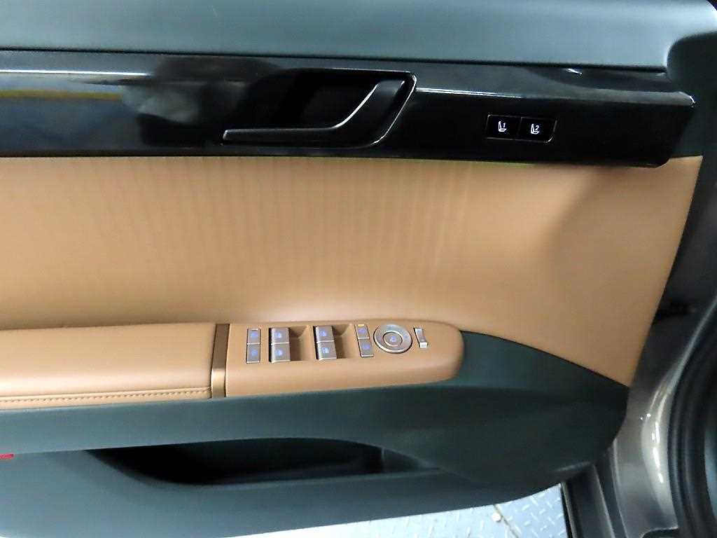HYUNDAI Grandeur - Vista 11