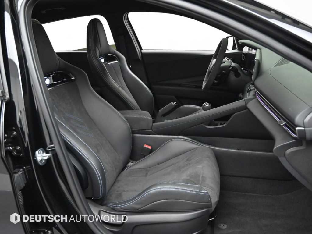 HYUNDAI Avante - Vista 10