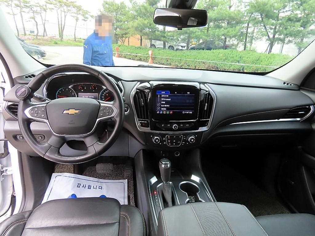 Chevrolet Travers - Vista 7