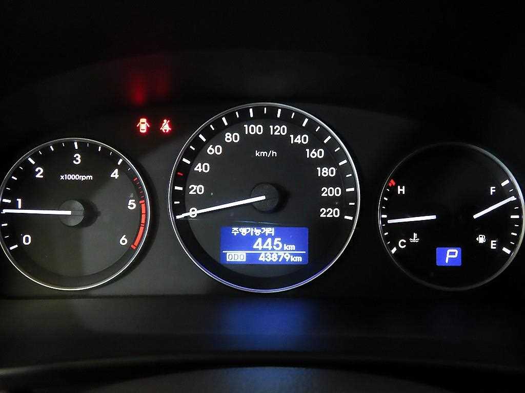 HYUNDAI Starex - Vista 9