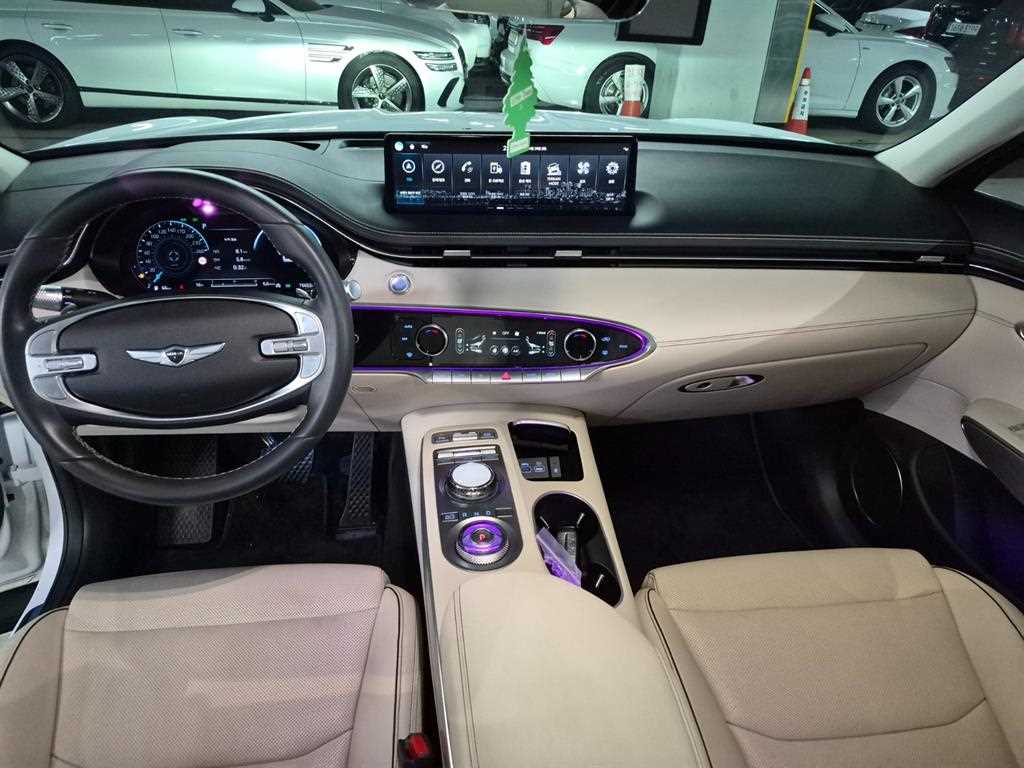 Genesis GV70 - Vista 7