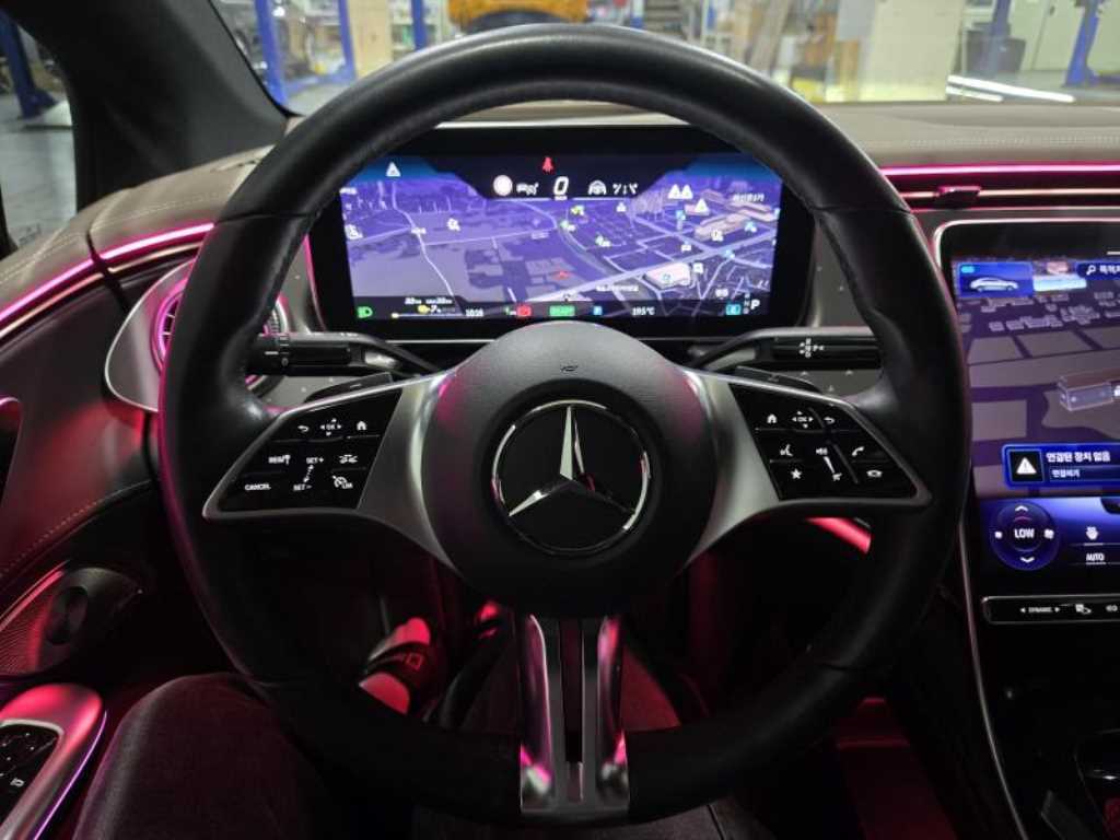 Mercedes Benz EQE - Vista 8