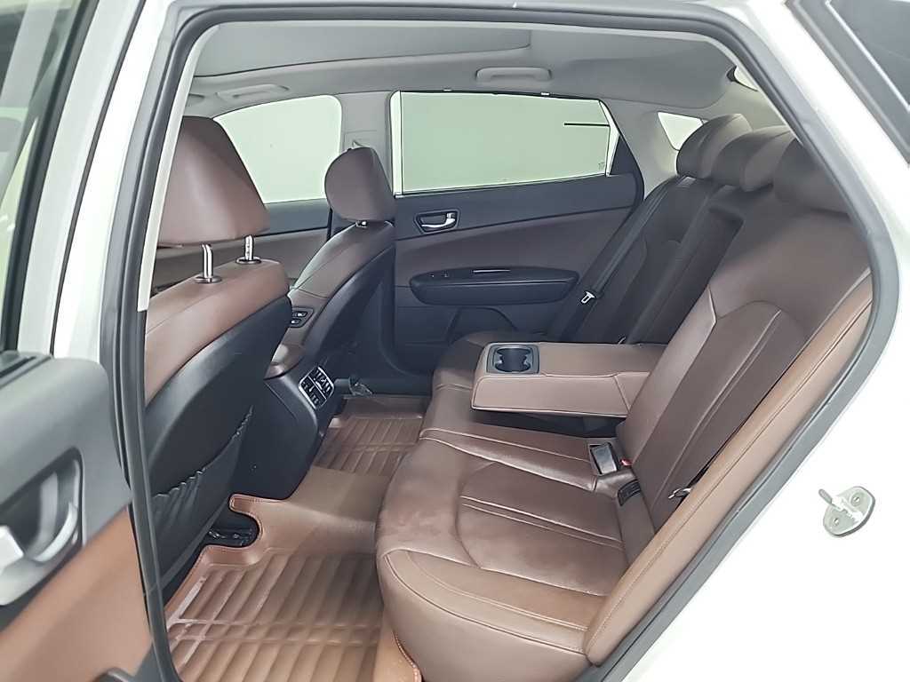 KIA K5 - Vista 12