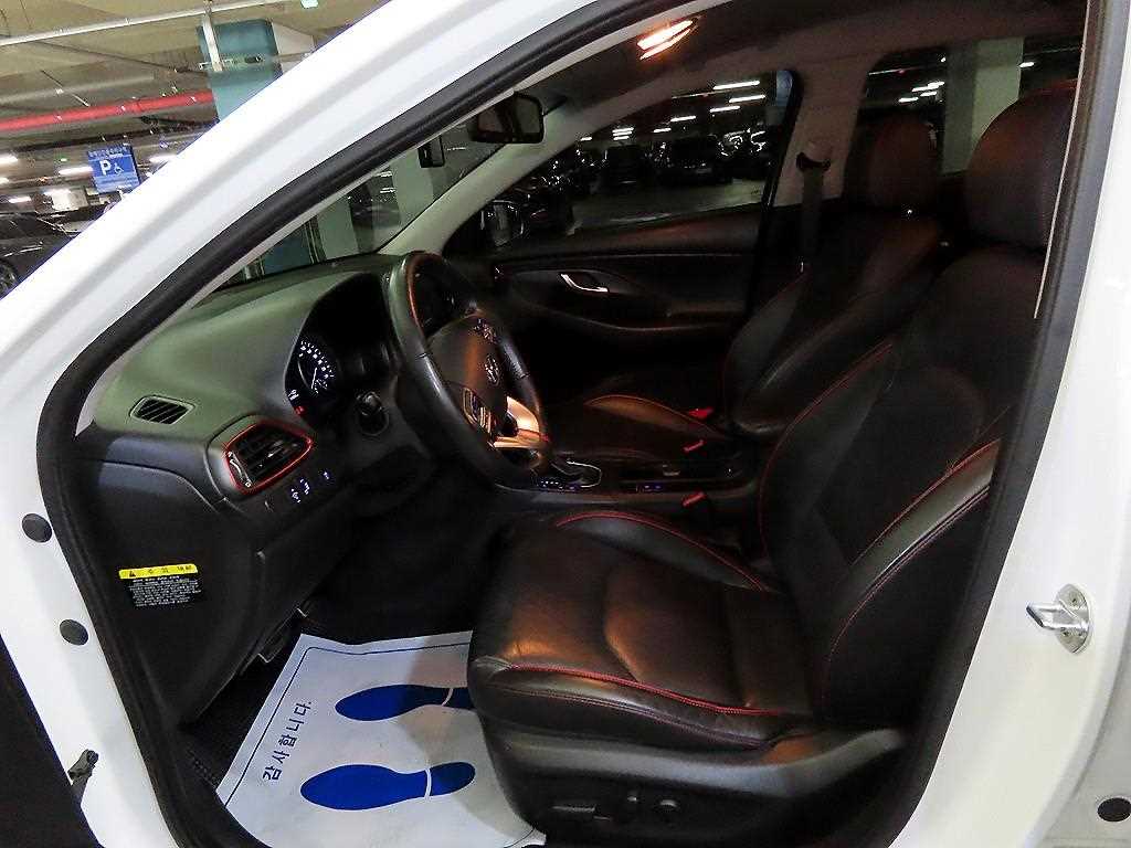 HYUNDAI i30 - Vista 6