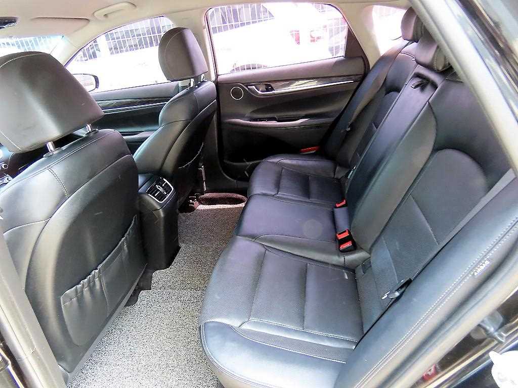 HYUNDAI Grandeur - Vista 6