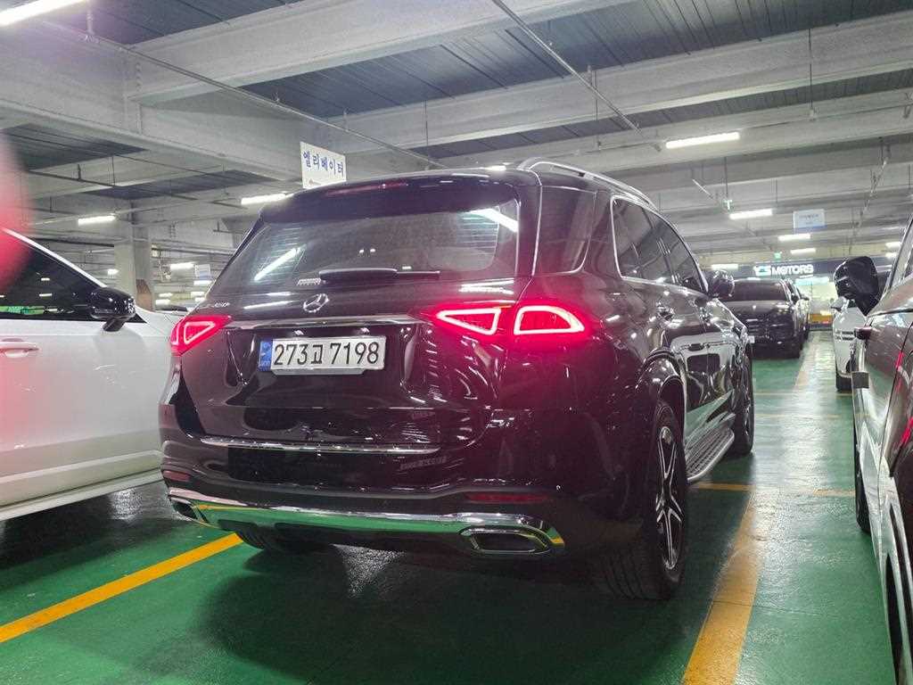 Mercedes Benz GLE Class - Vista 4