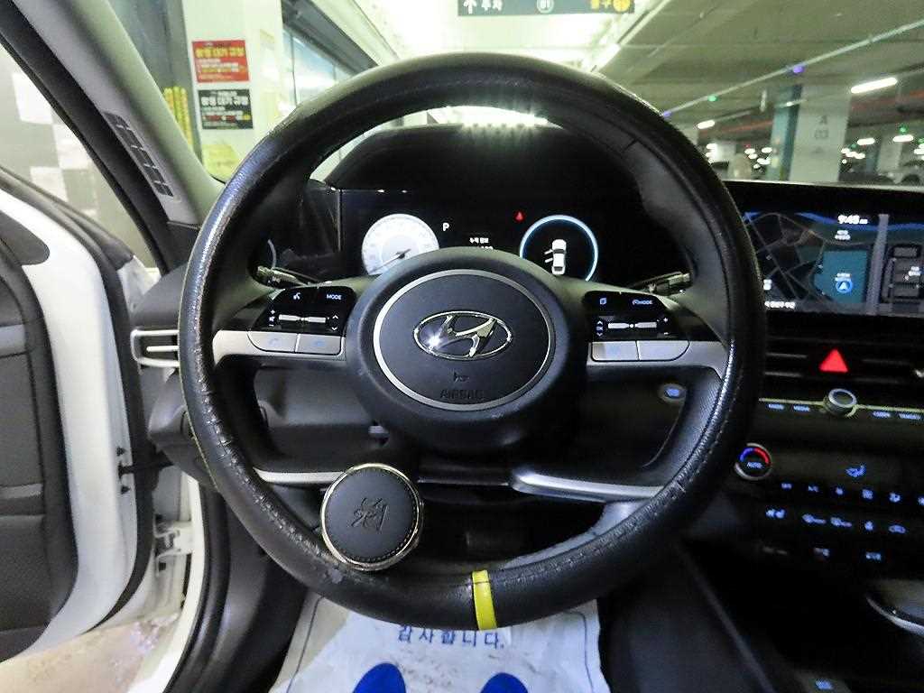 HYUNDAI Avante - Vista 8
