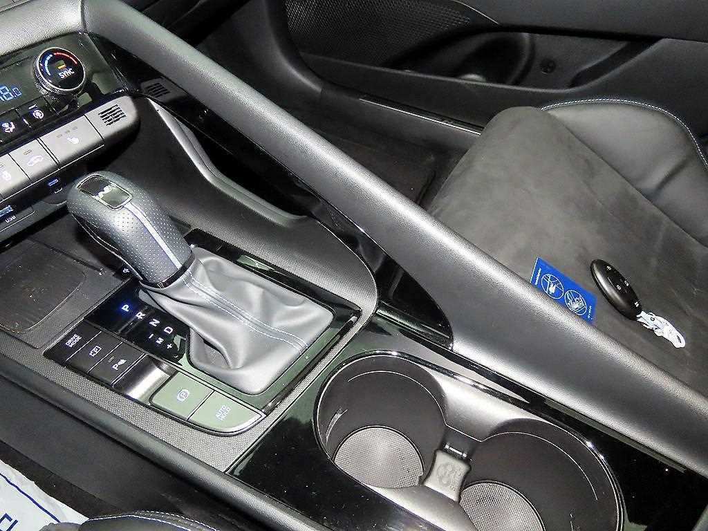 HYUNDAI Avante - Vista 12