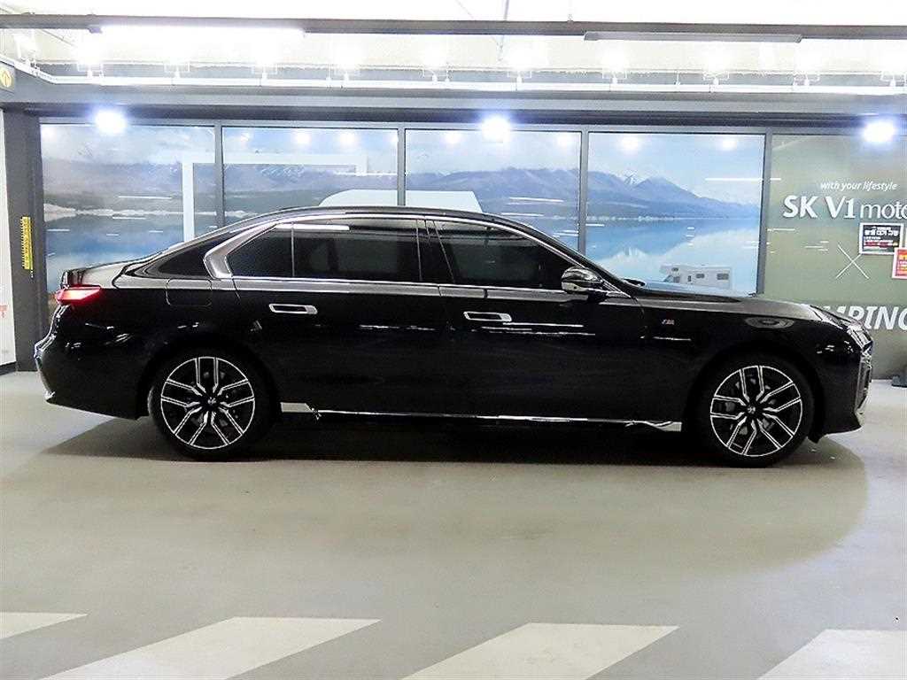 BMW 7 Series - Vista 3