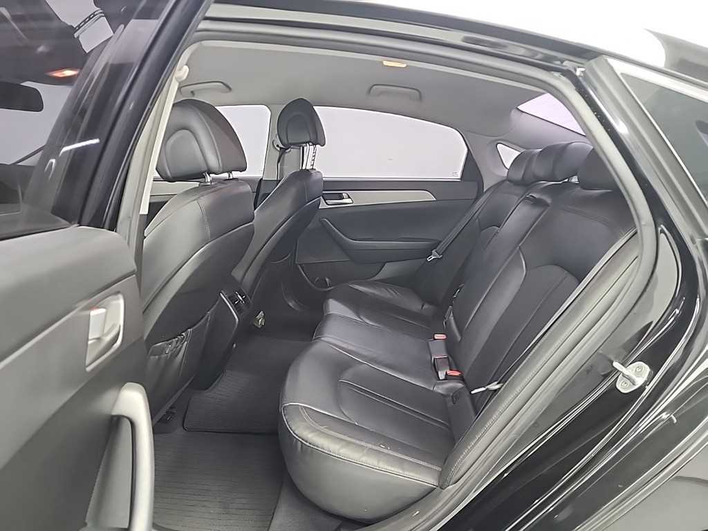 HYUNDAI Sonata - Vista 12