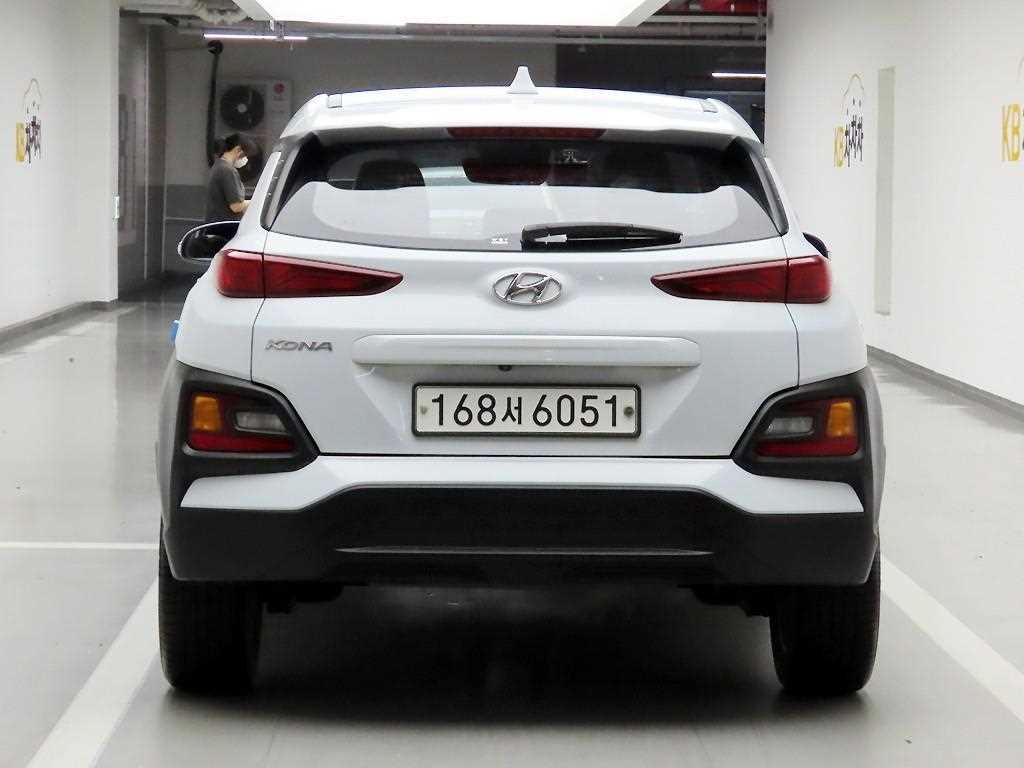 HYUNDAI Kona - Vista 5