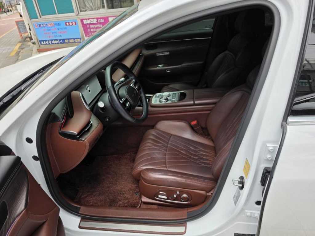 Genesis G90 - Vista 4