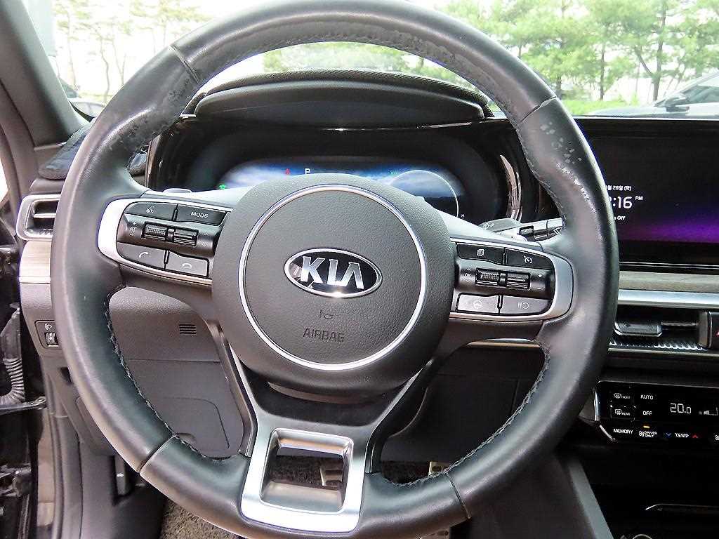 KIA K5 - Vista 8