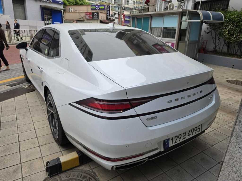 Genesis G90 - Vista 2