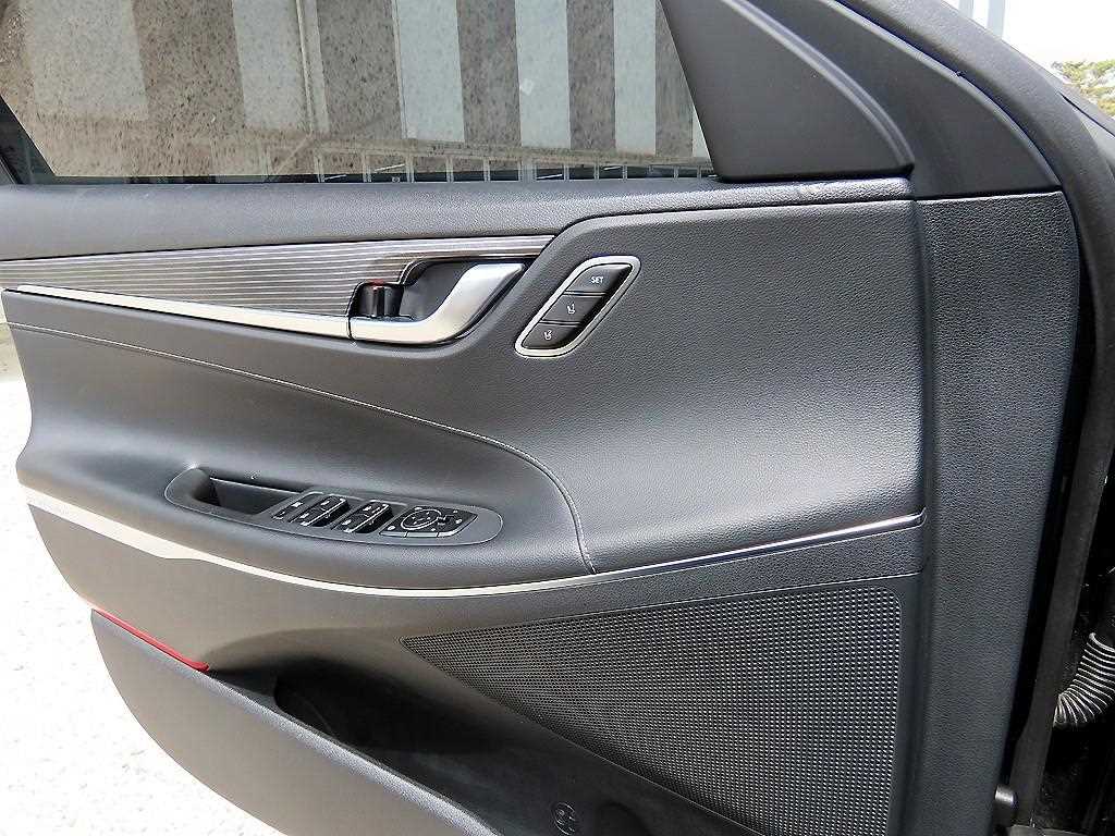 HYUNDAI Grandeur - Vista 11