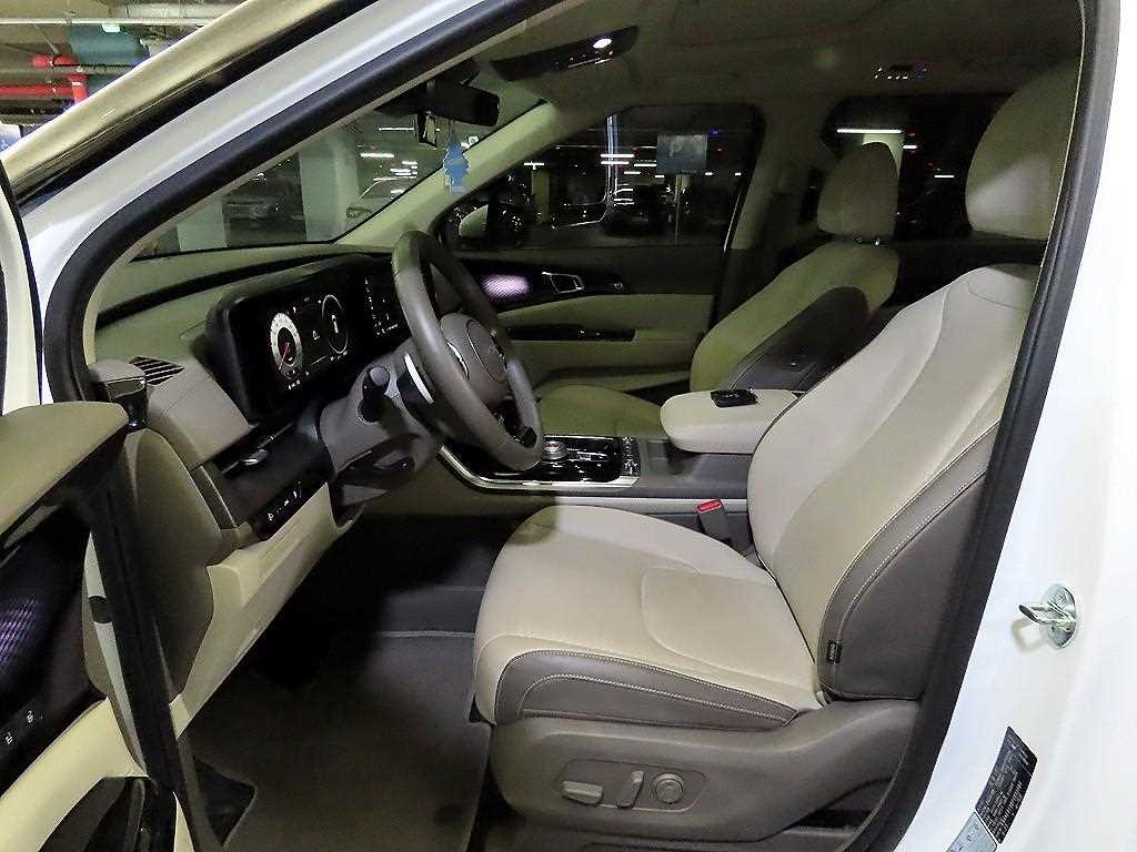 KIA Carnival - Vista 6