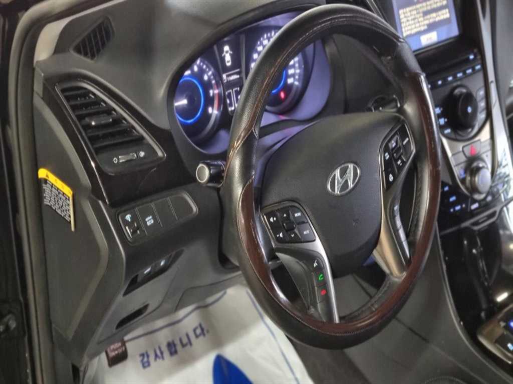 HYUNDAI Grandeur 2012 Negro - Importación desde Corea - HF Imports Iquique - Foto 13