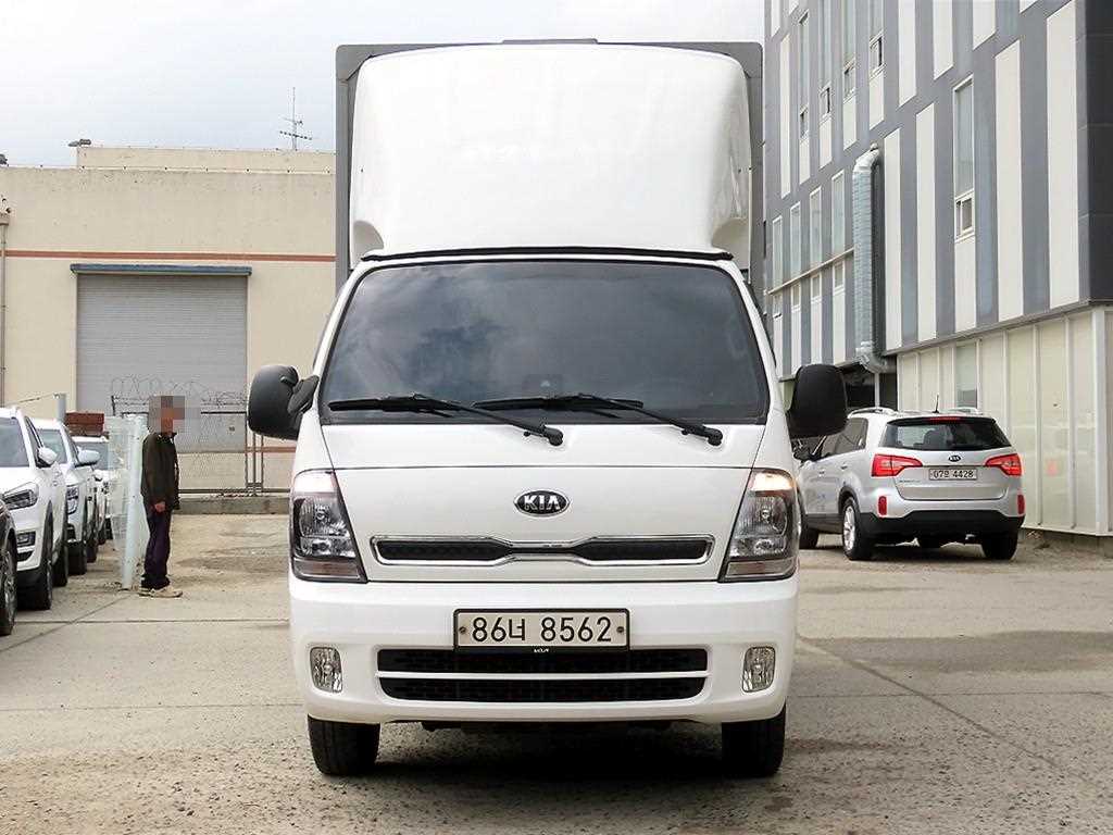 Small Truck Top_Wingbody 2022 Blanco - Importación desde Corea - HF Imports Iquique - Foto 1