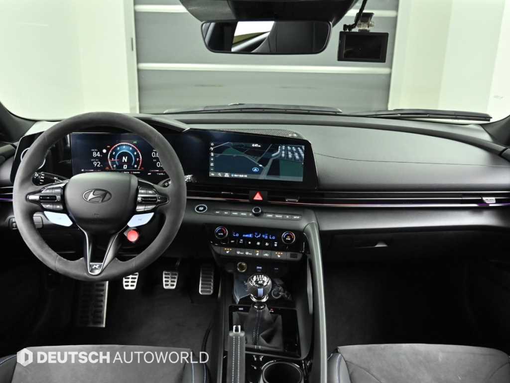 HYUNDAI Avante - Vista 7