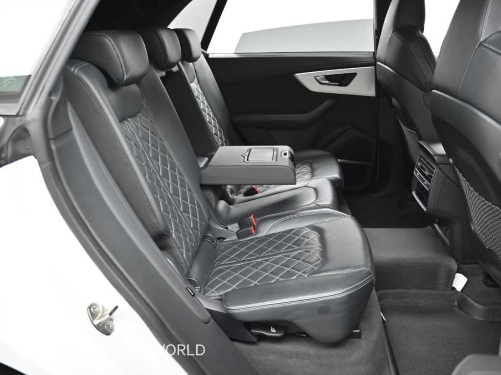 Audi Q8 - Vista 12