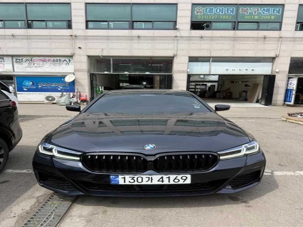 BMW 5 Series 2023 Negro - Importación desde Corea - HF Imports Iquique - Foto 1