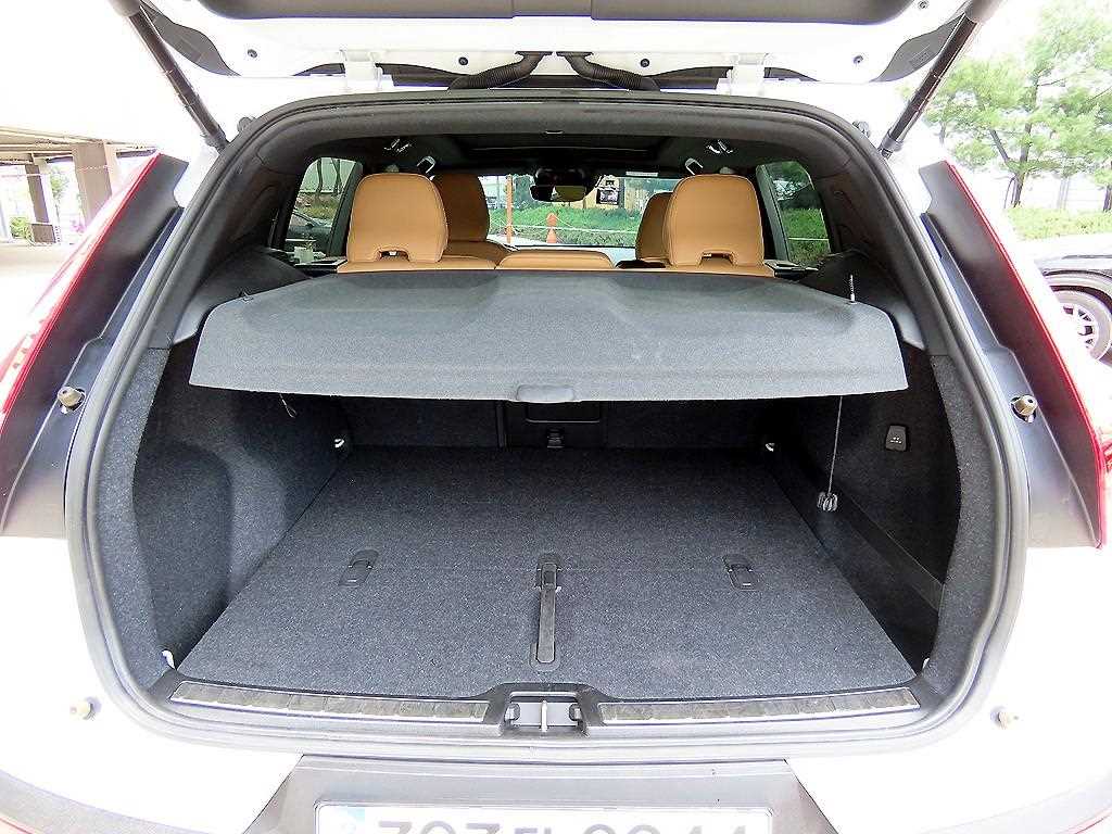 Volvo XC40 2021 Blanco - Importación desde Corea - HF Imports Iquique - Foto 17